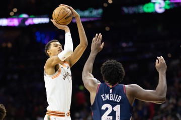 开云体育下载-大帝VS外星人！恩比德此前两战文班保持全胜 前者擅攻后者能防